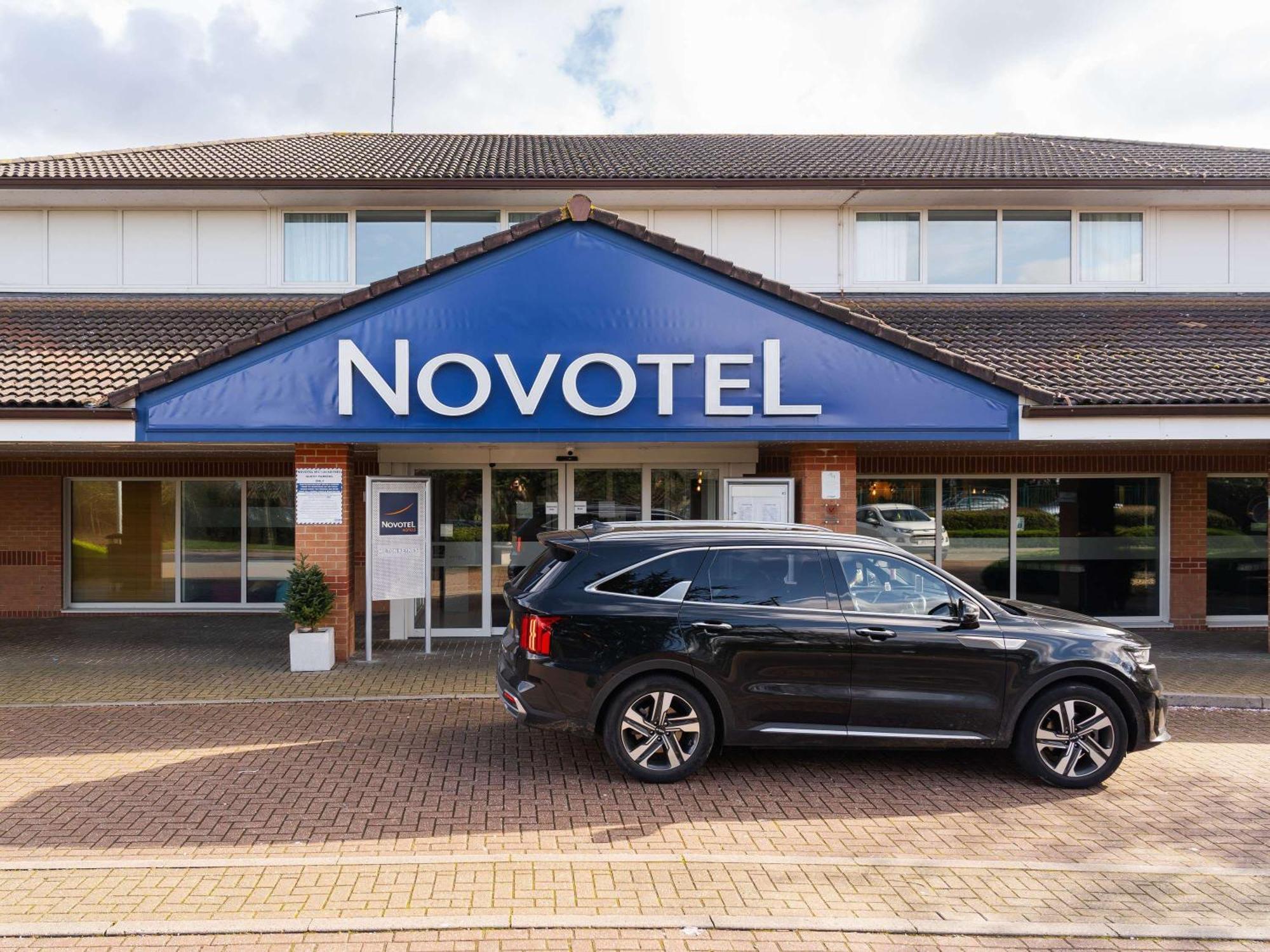 Novotel Milton Keynes Exterior foto