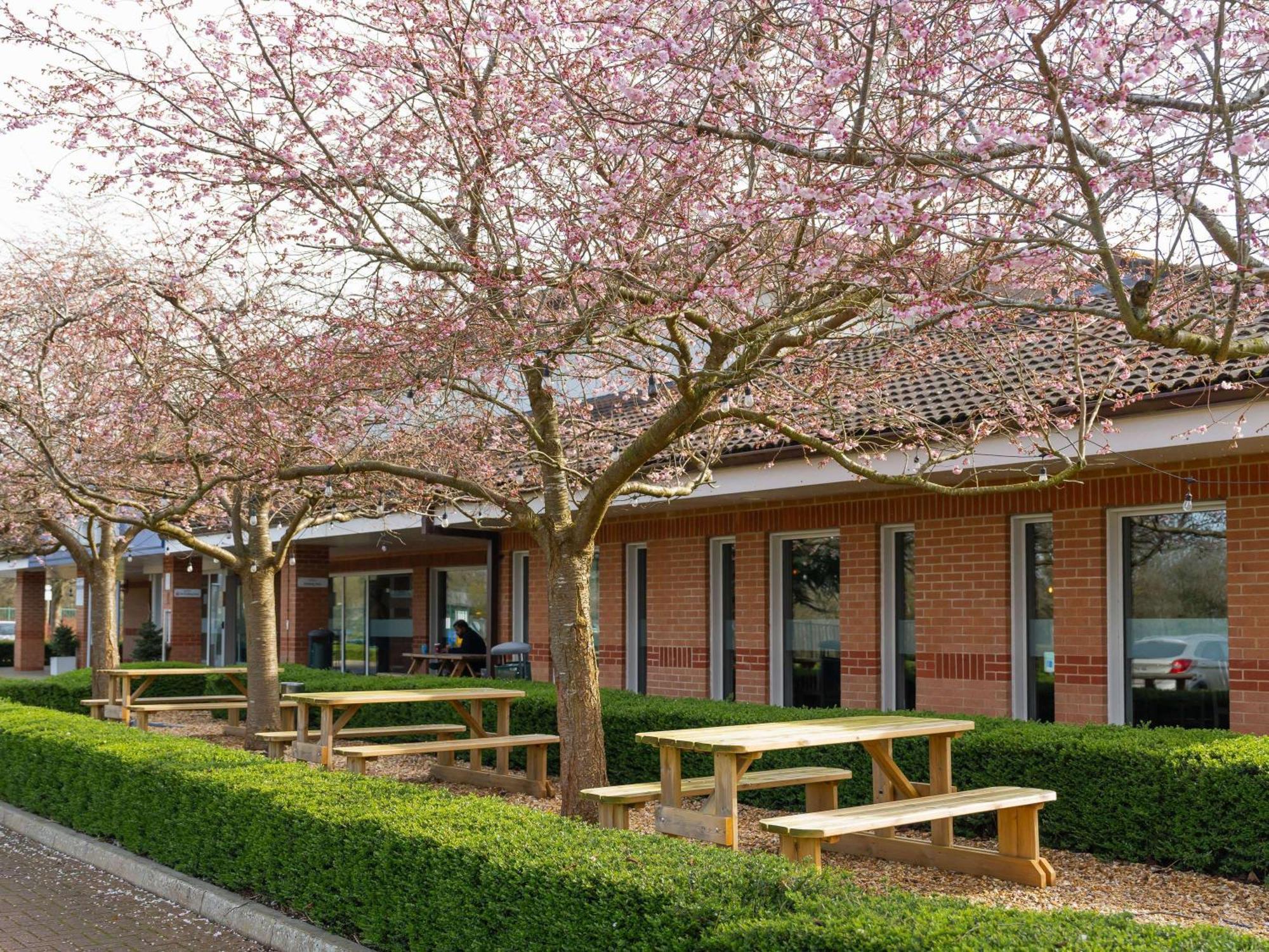 Novotel Milton Keynes Exterior foto